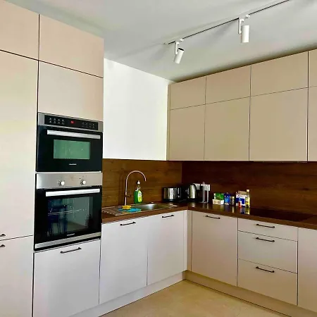 Διαμέρισμα Brand New 2-bedroom - Excellent Location *
