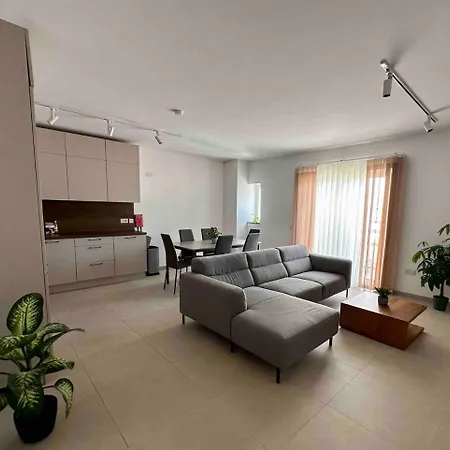 Apartamento Brand New 2-bedroom - Excellent Location *