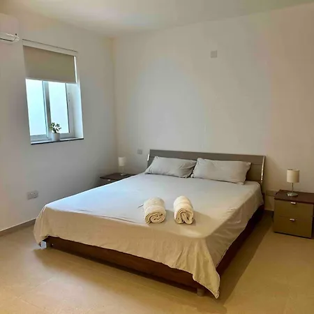 Apartamento Brand New 2-bedroom - Excellent Location St. Julian's