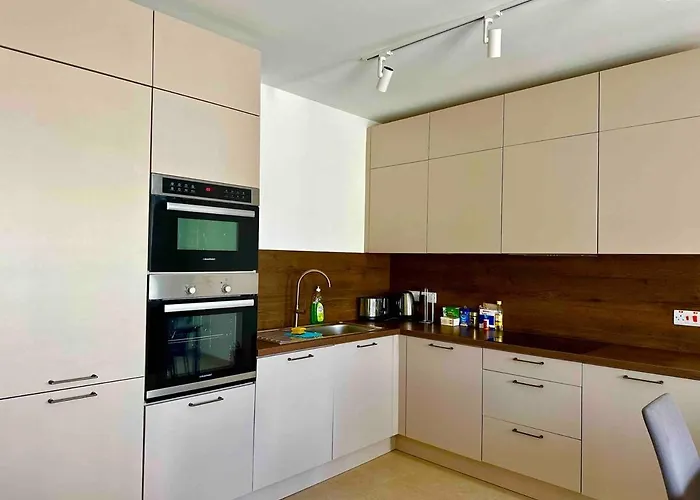 Appartement Brand New 2-bedroom - Excellent Location *